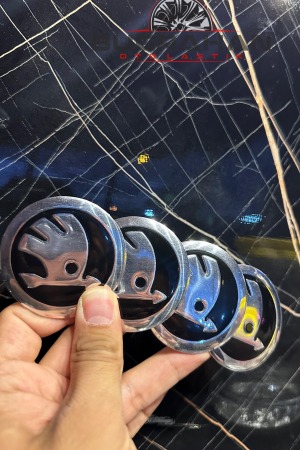 Skoda Logolu Jant Göbeği Arması Sticker 56 Mm 4 Adet